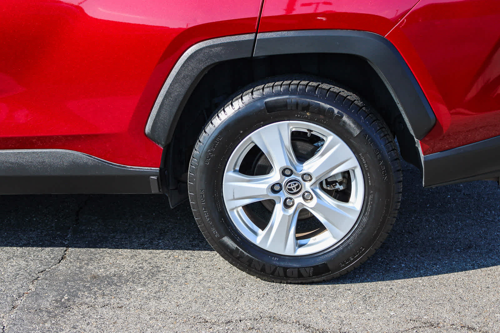 Thumbnail: 2021 Toyota RAV4 - 8