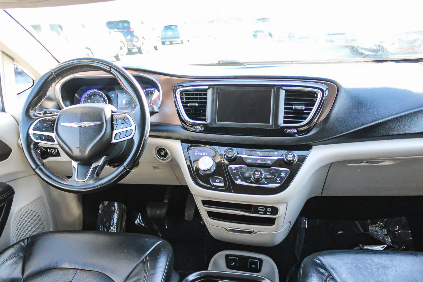 Thumbnail: 2018 Chrysler Pacifica - 12