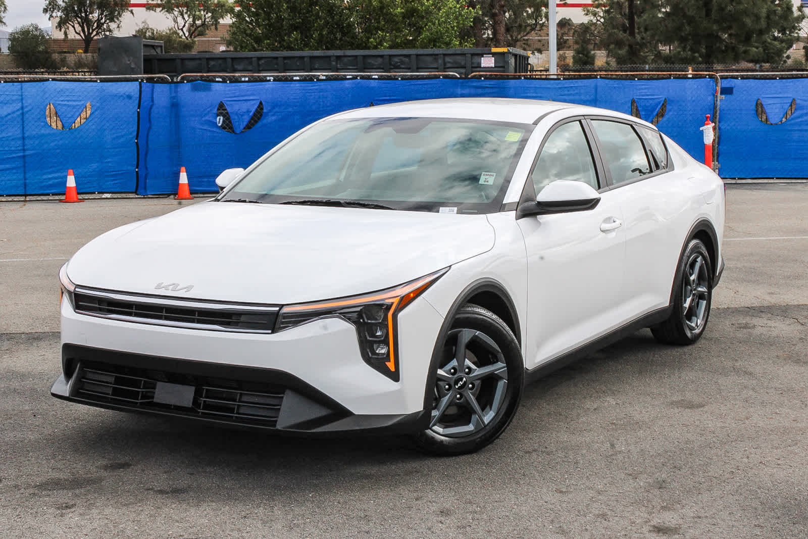 2025 Kia K4 LXS AT's photo