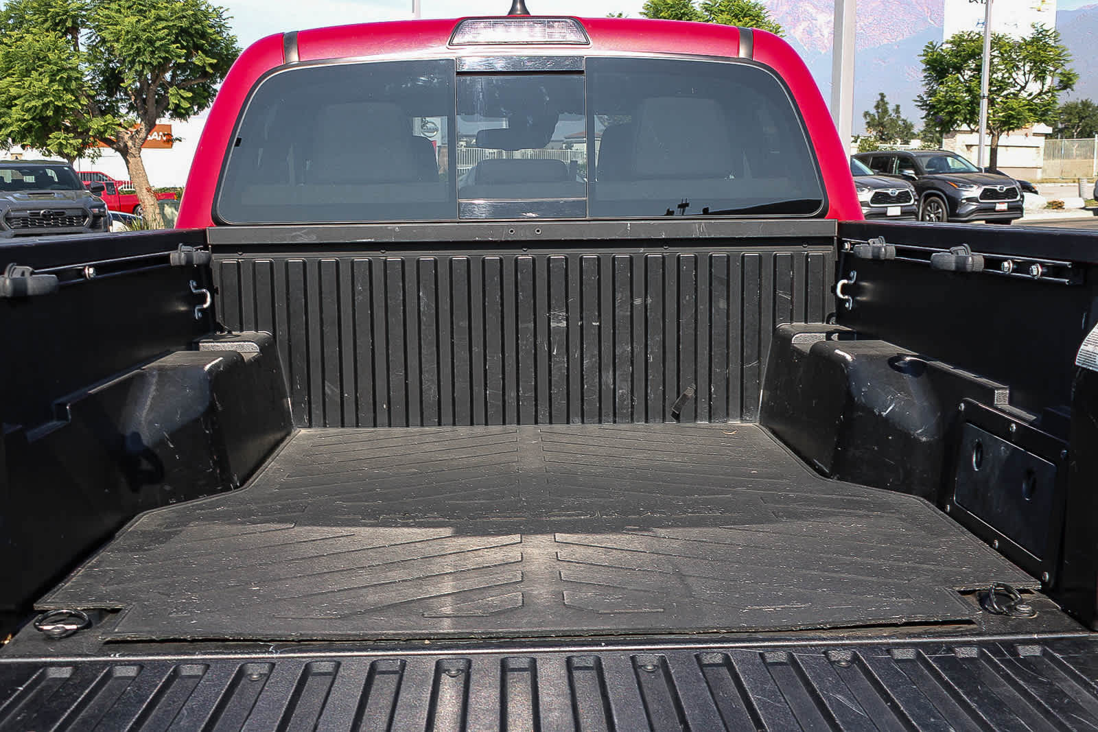 2020 Toyota Tacoma SR5 - Photo 25