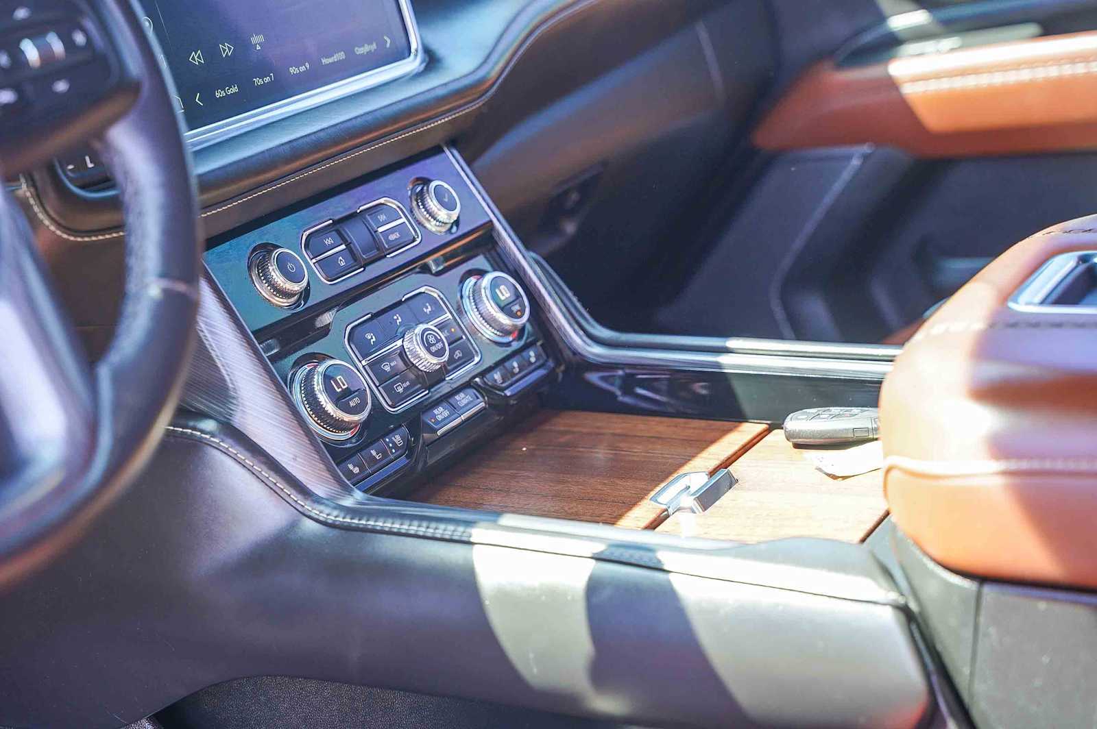 Thumbnail: 2023 GMC Yukon XL - 20