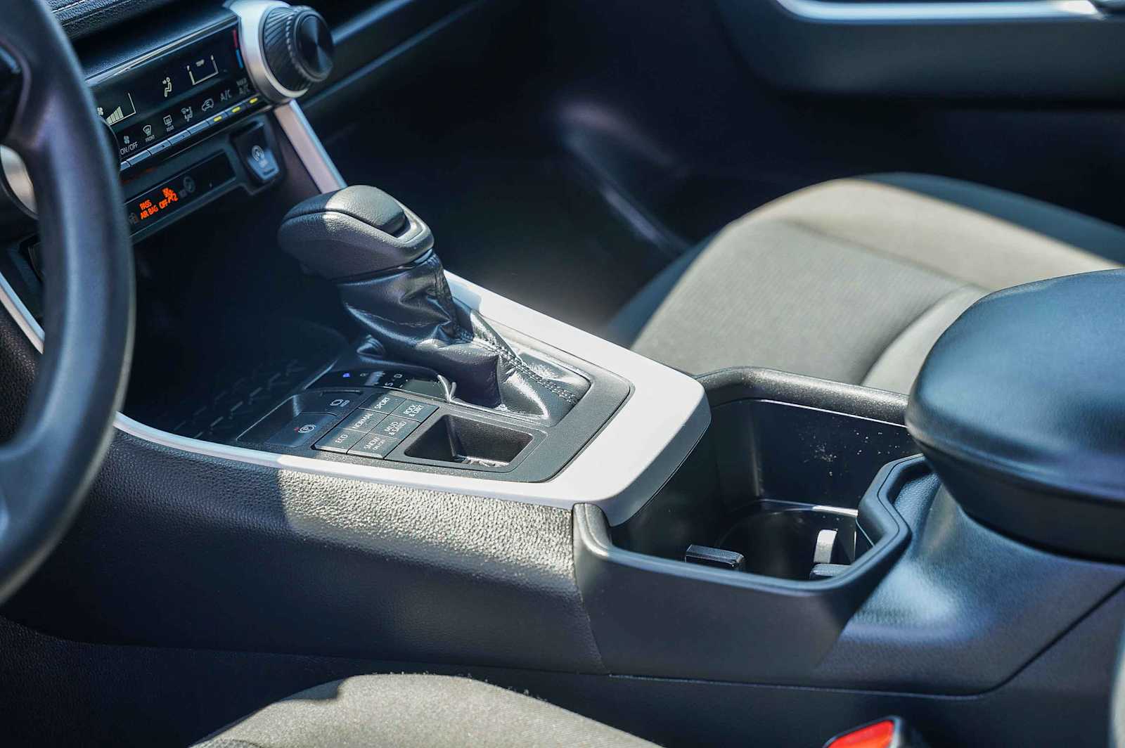 Thumbnail: 2023 Toyota RAV4 - 18