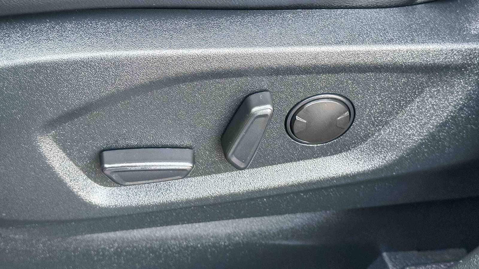 Thumbnail: 2021 Ford Edge - 20