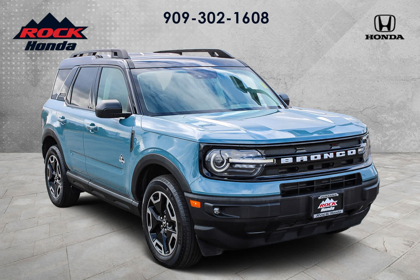 2023 Ford Bronco Sport Outer Banks photo 2