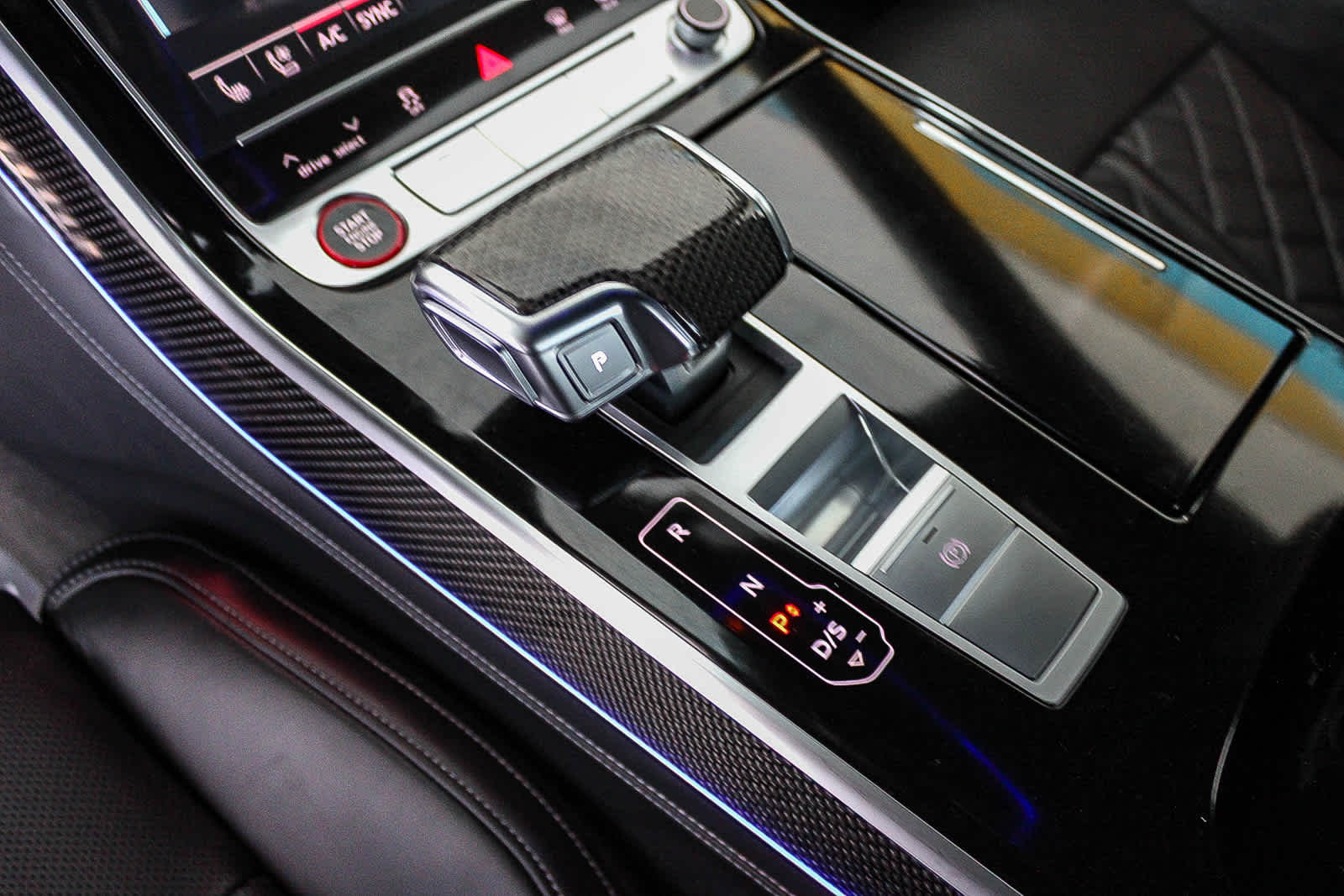 Thumbnail: 2024 Audi S8 - 19