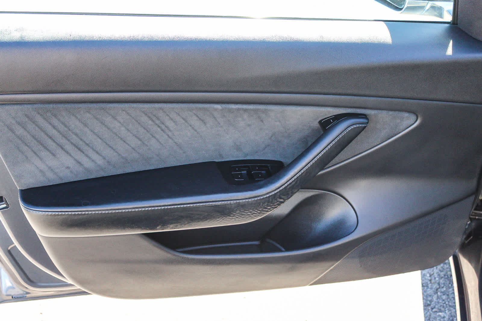 Thumbnail: 2018 Tesla Model 3 - 20