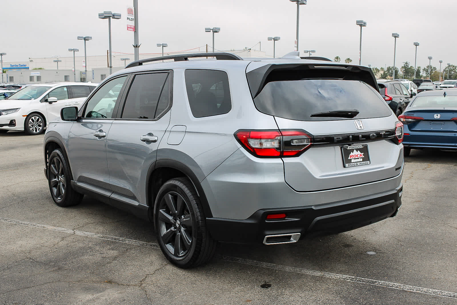 2025 Honda Pilot Sport photo 3