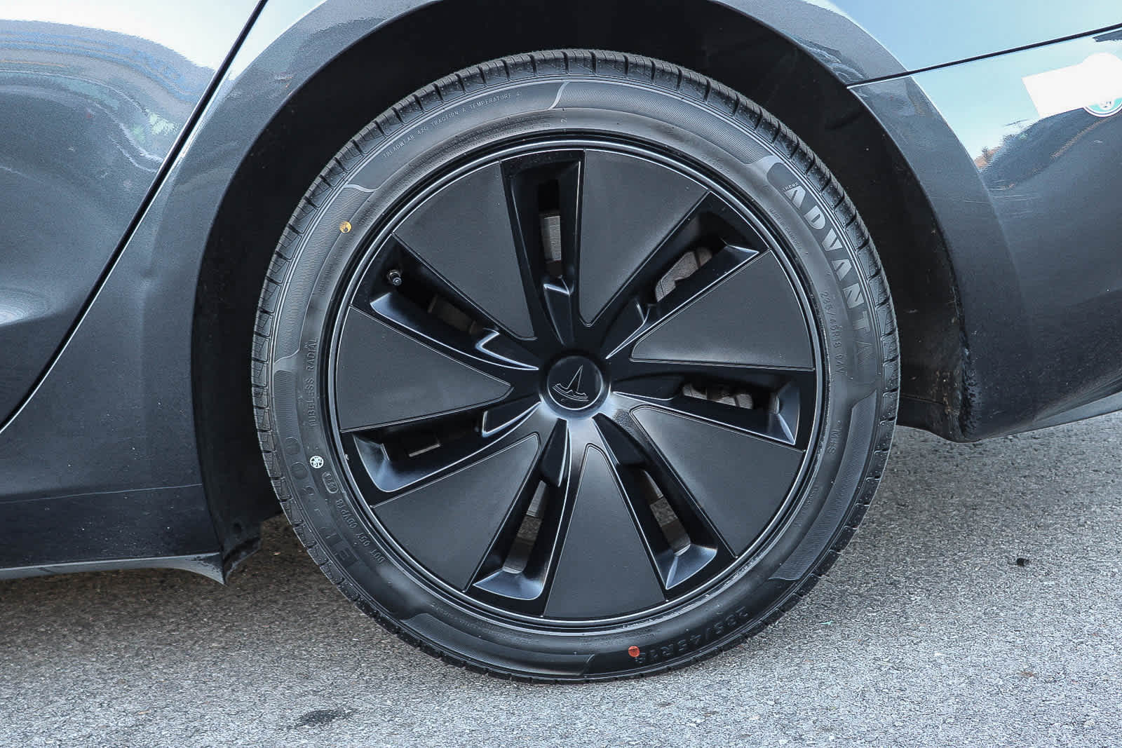 Thumbnail: 2024 Tesla Model 3 - 8