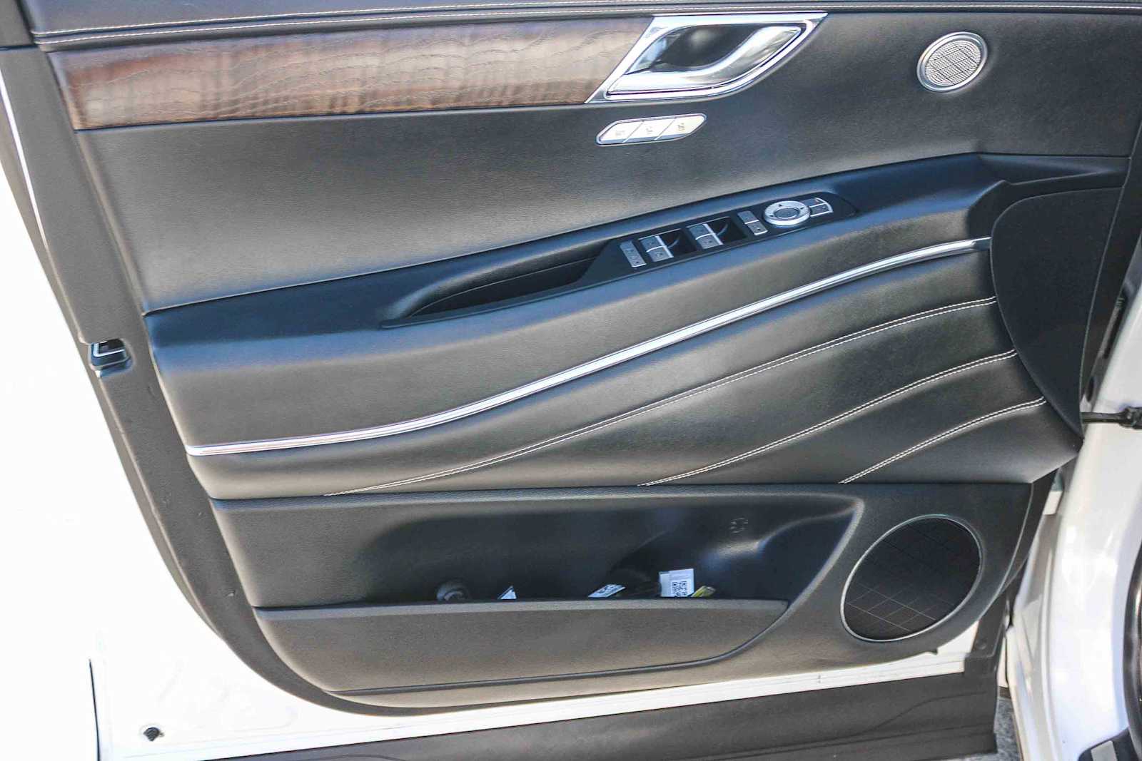 Thumbnail: 2023 Genesis GV80 - 20