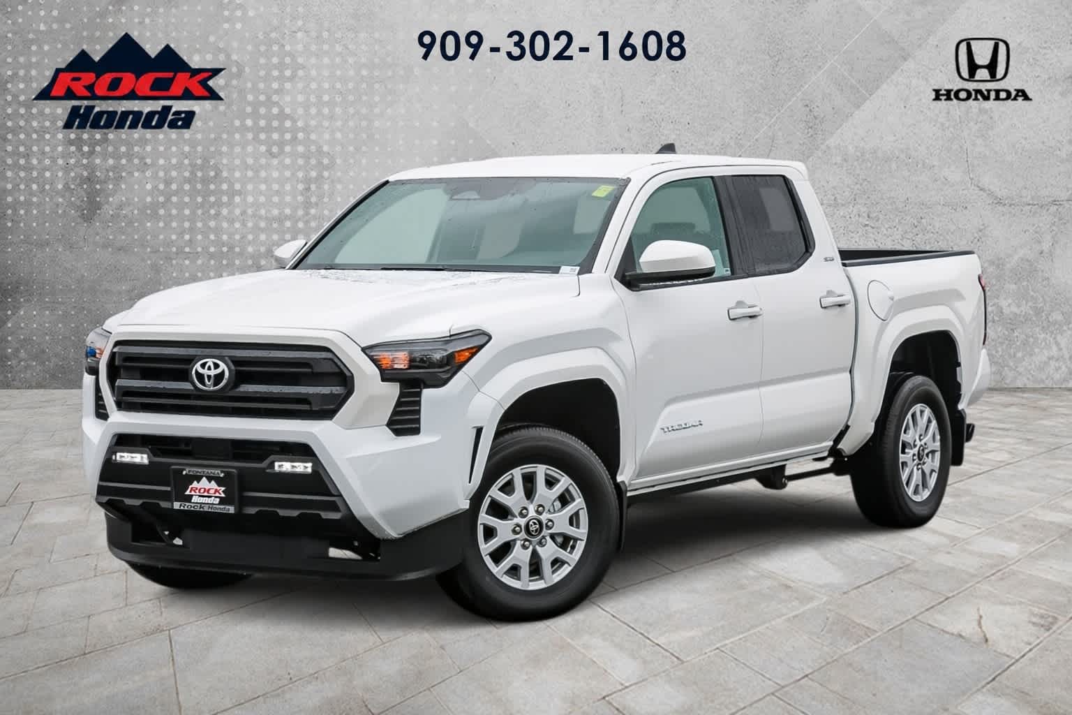 2026 Toyota Tacoma SR5 — photo 1 of 21