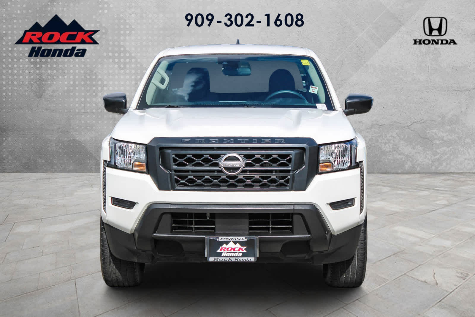 2022 Nissan Frontier Crew Cab photo 2