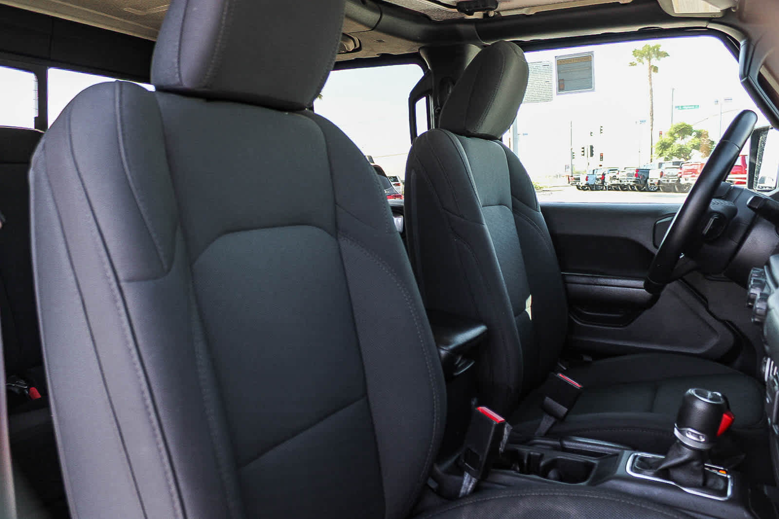 Thumbnail: 2021 Jeep Gladiator - 16