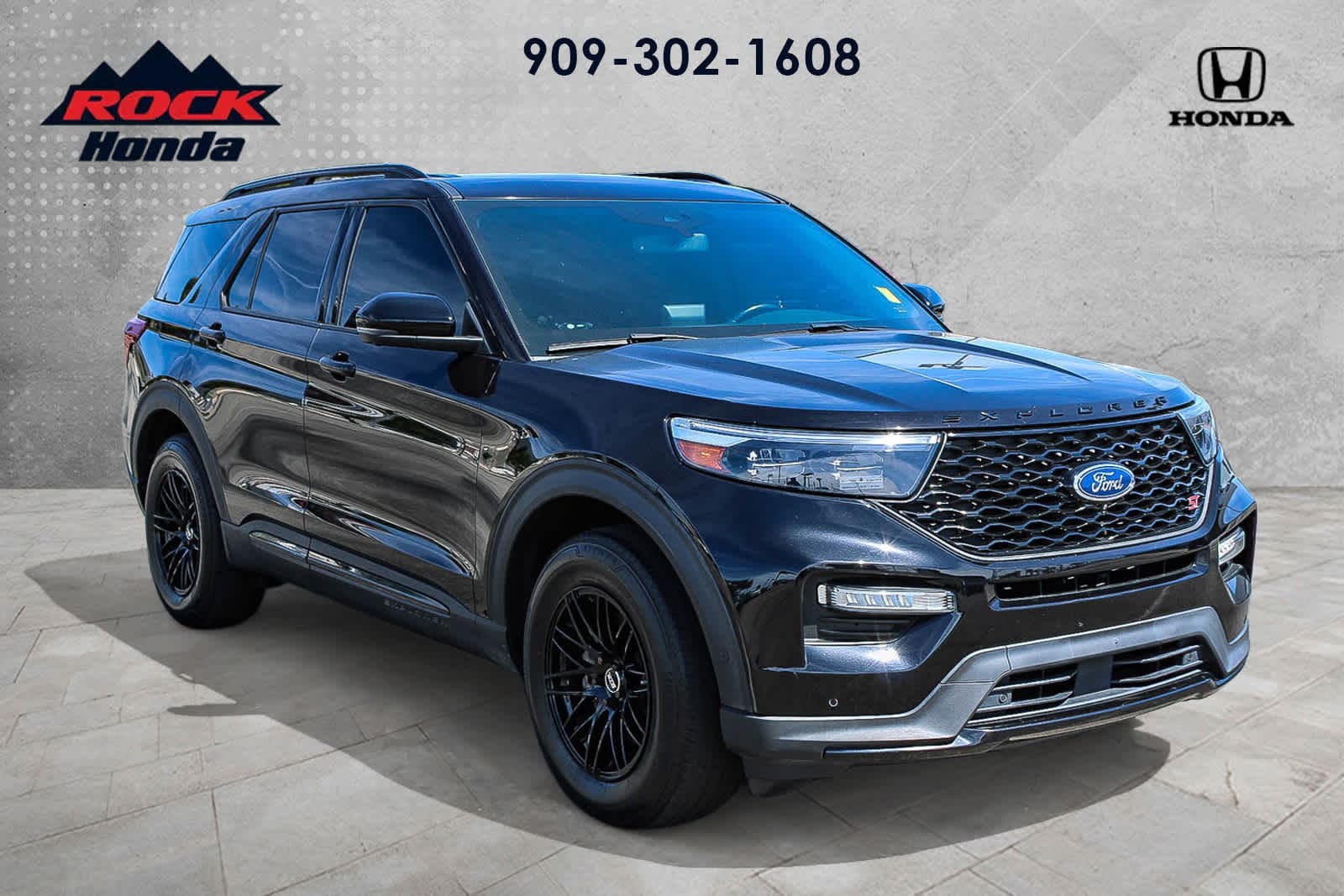 2020 Ford Explorer ST photo 2