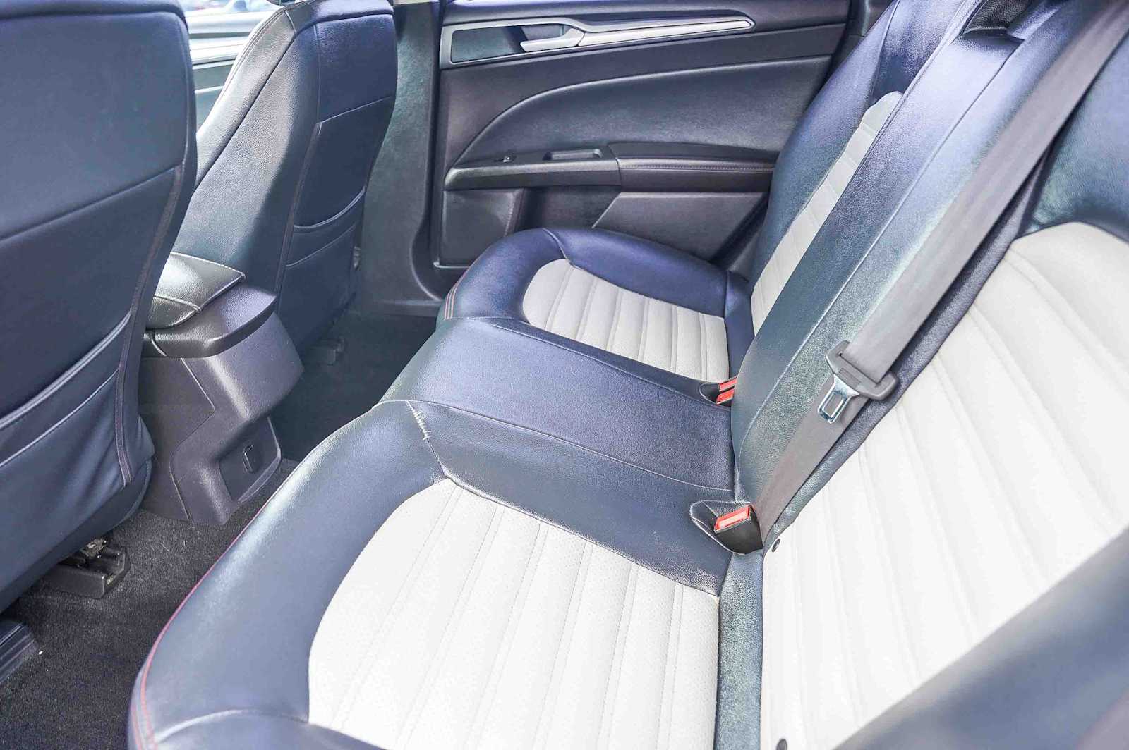 Thumbnail: 2014 Ford Fusion - 15