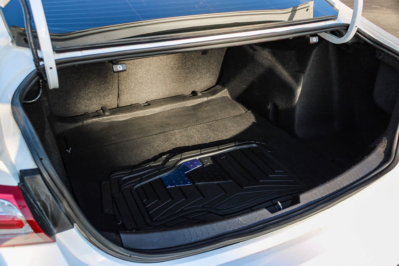 Thumbnail: 2019 Chevrolet Malibu - 25