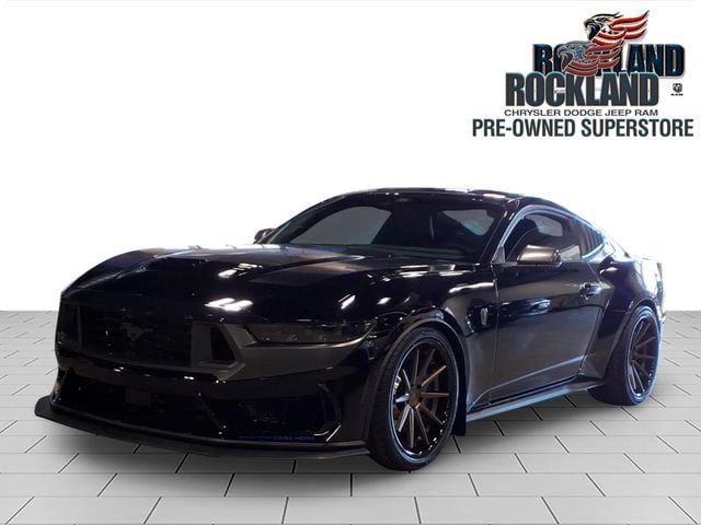 2025 Ford Mustang Dark Horse's photo
