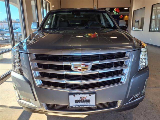 2018 Cadillac Escalade ESV Luxury photo 2