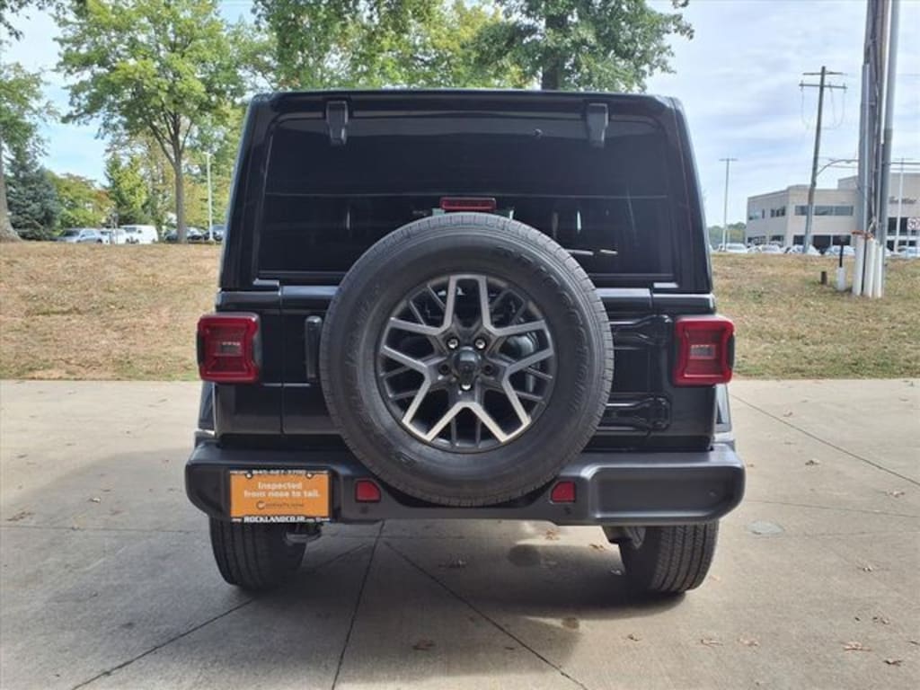 Used 2024 Jeep Wrangler Sahara SUV