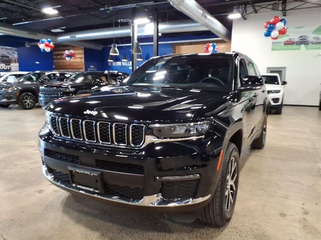 2024 Jeep Grand Cherokee Limited photo 3