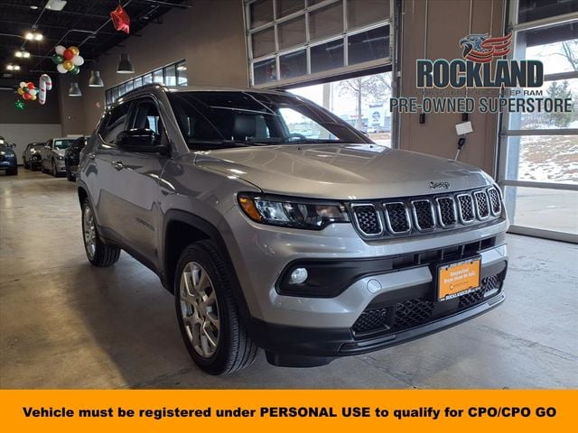 2023 Jeep Compass Latitude Lux's photo