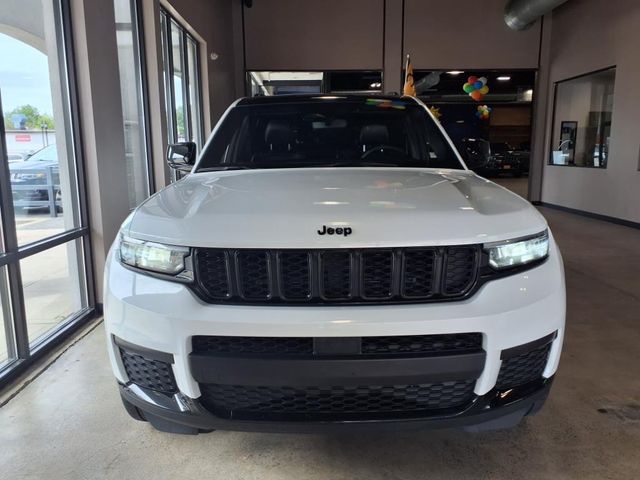 2023 Jeep Grand Cherokee Altitude photo 2