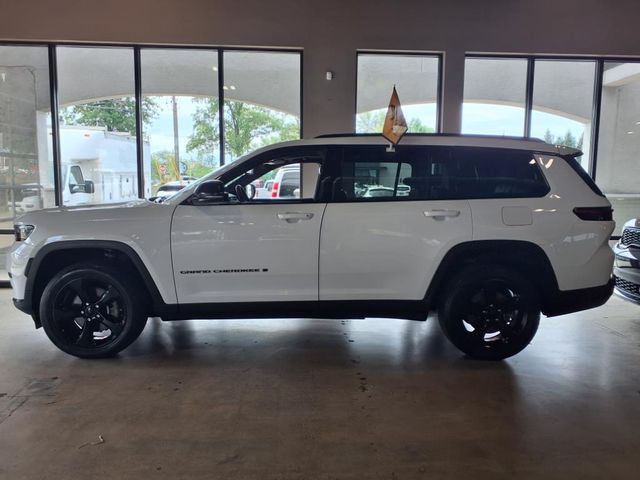 2023 Jeep Grand Cherokee Altitude photo 4