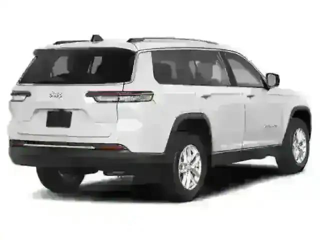 2025 Jeep Grand Cherokee Laredo photo 3
