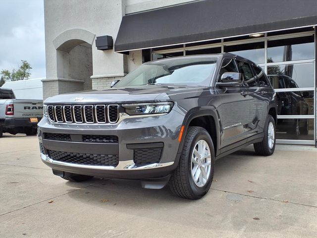 2024 Jeep Grand Cherokee Laredo photo 3