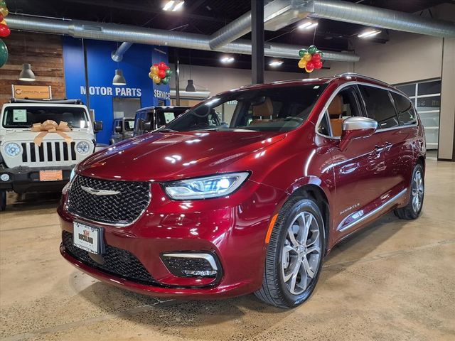 2022 Chrysler Pacifica Pinnacle photo 3