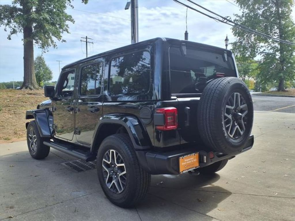 Used 2024 Jeep Wrangler Sahara SUV