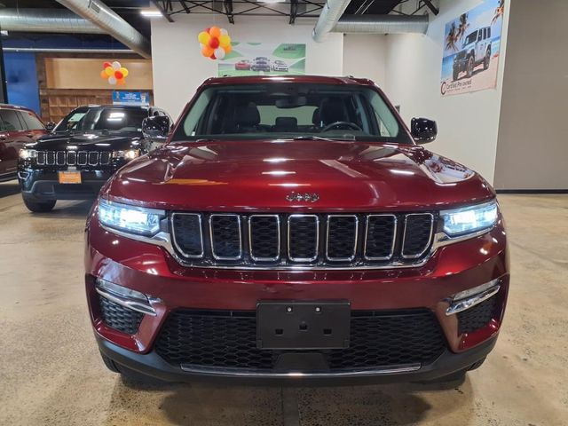 2022 Jeep Grand Cherokee Limited photo 2