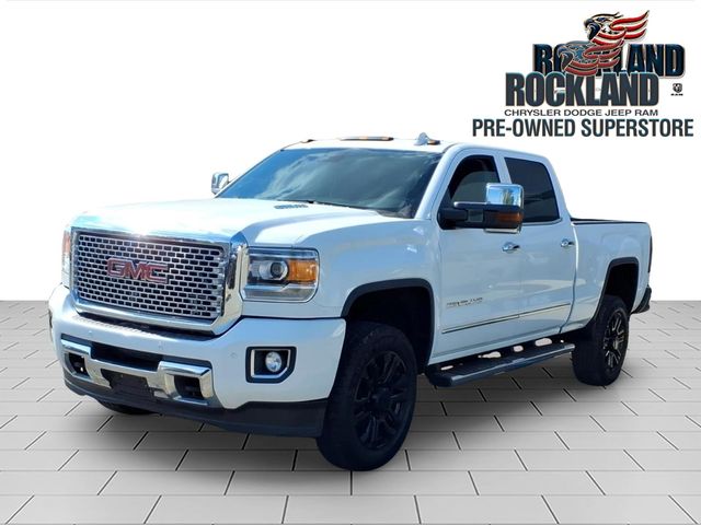 2015 GMC Sierra 4WD Crew Cab Short Box's photo