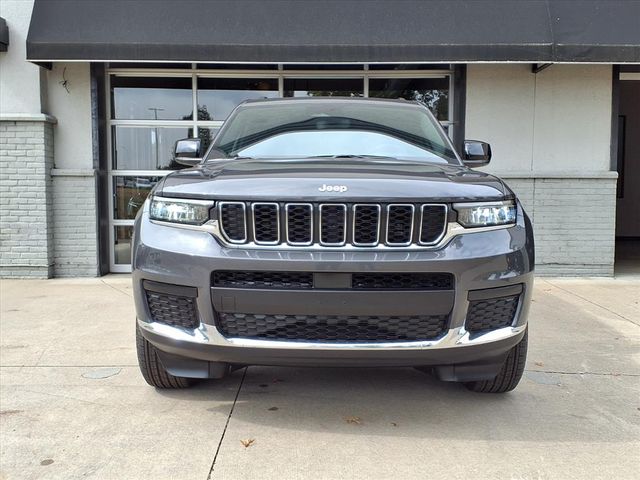 2024 Jeep Grand Cherokee Laredo photo 2