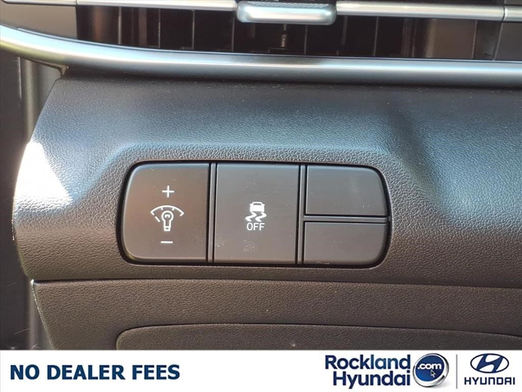 2025 Hyundai Elantra SEL - Photo 12