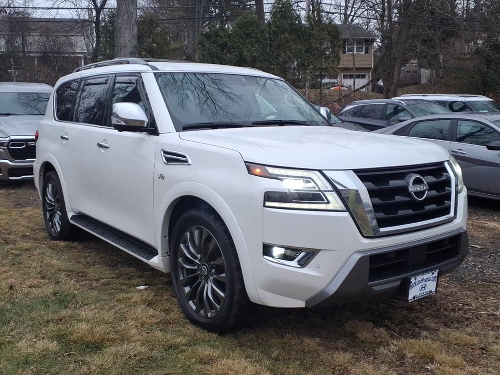 2022 Nissan Armada Platinum's photo