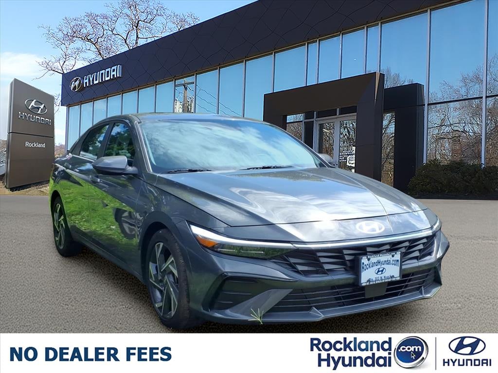 Used 2025 Hyundai Elantra SEL Convenience Sedan