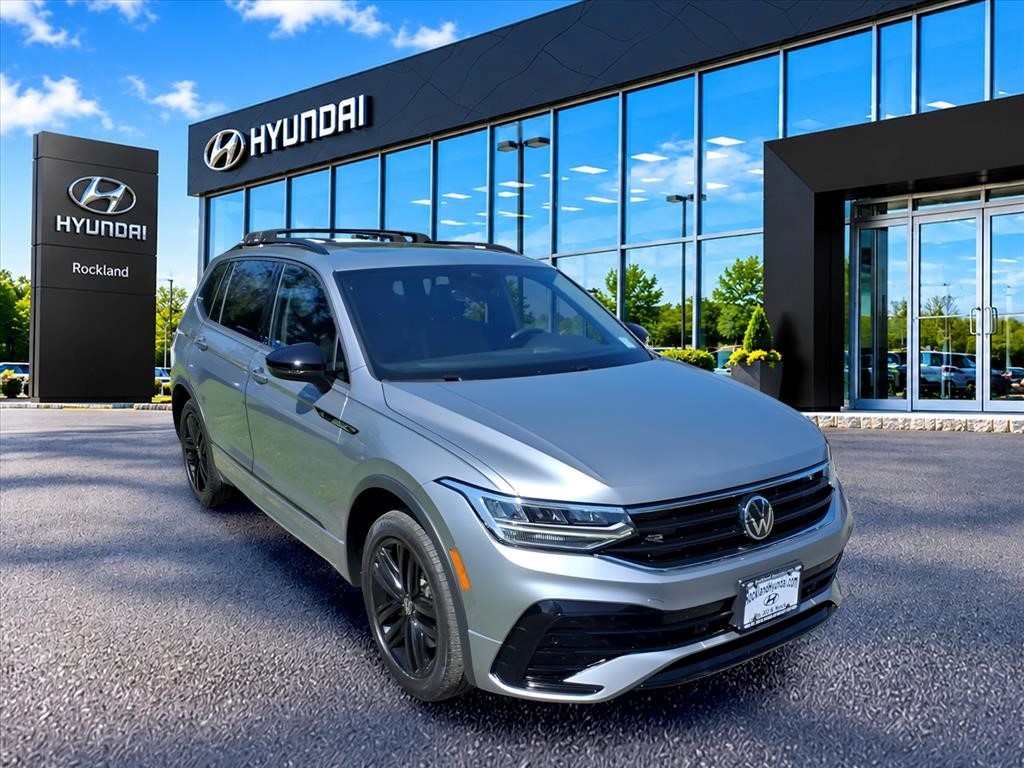 Used 2022 Volkswagen Tiguan SE R-Line Black Sport Utility