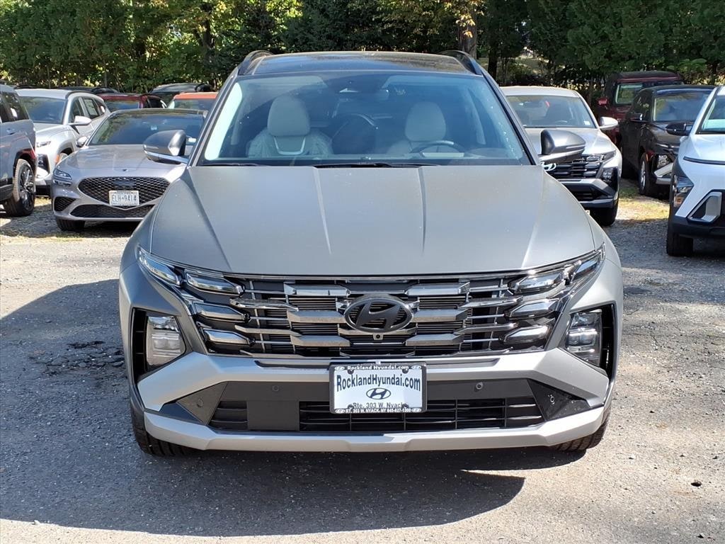 New 2025 Hyundai Tucson Limited AWD SUV