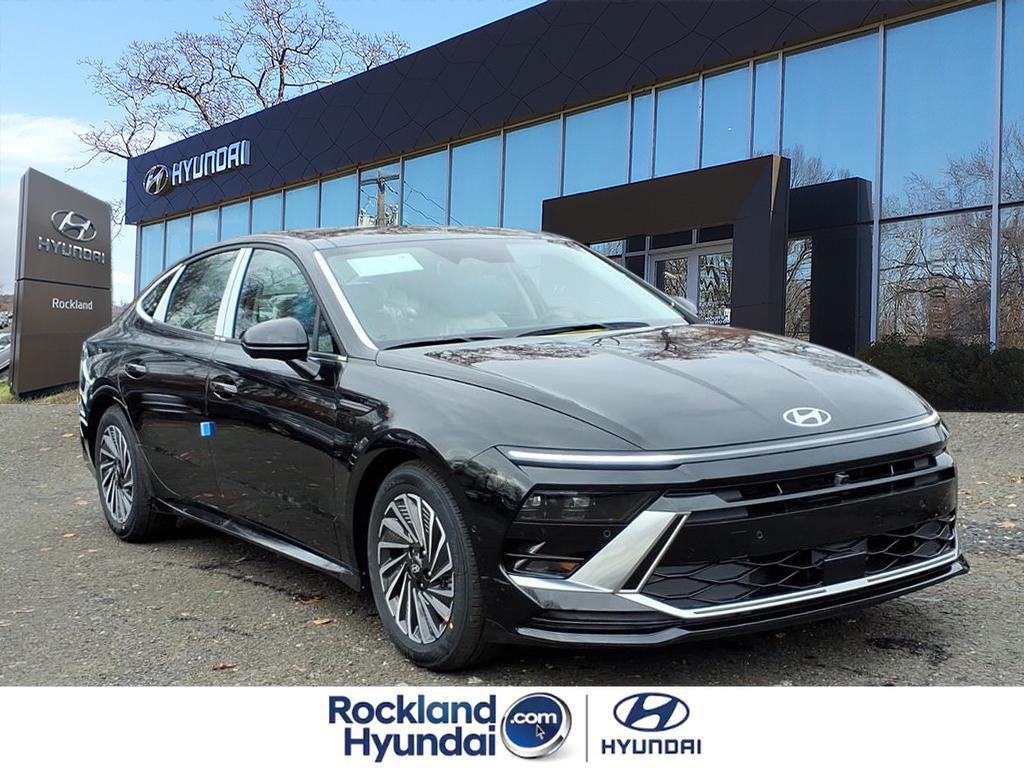 2026 Hyundai Sonata Hybrid Limited's photo