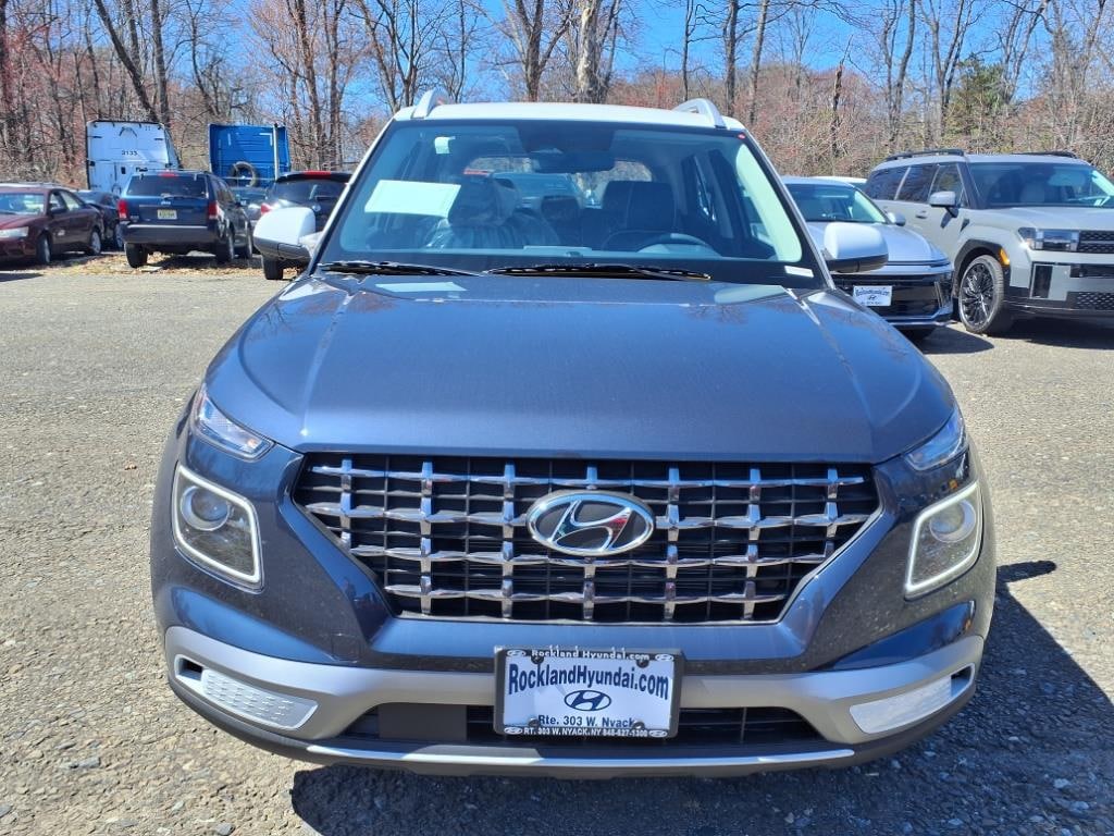 New 2025 Hyundai Venue Limited SUV