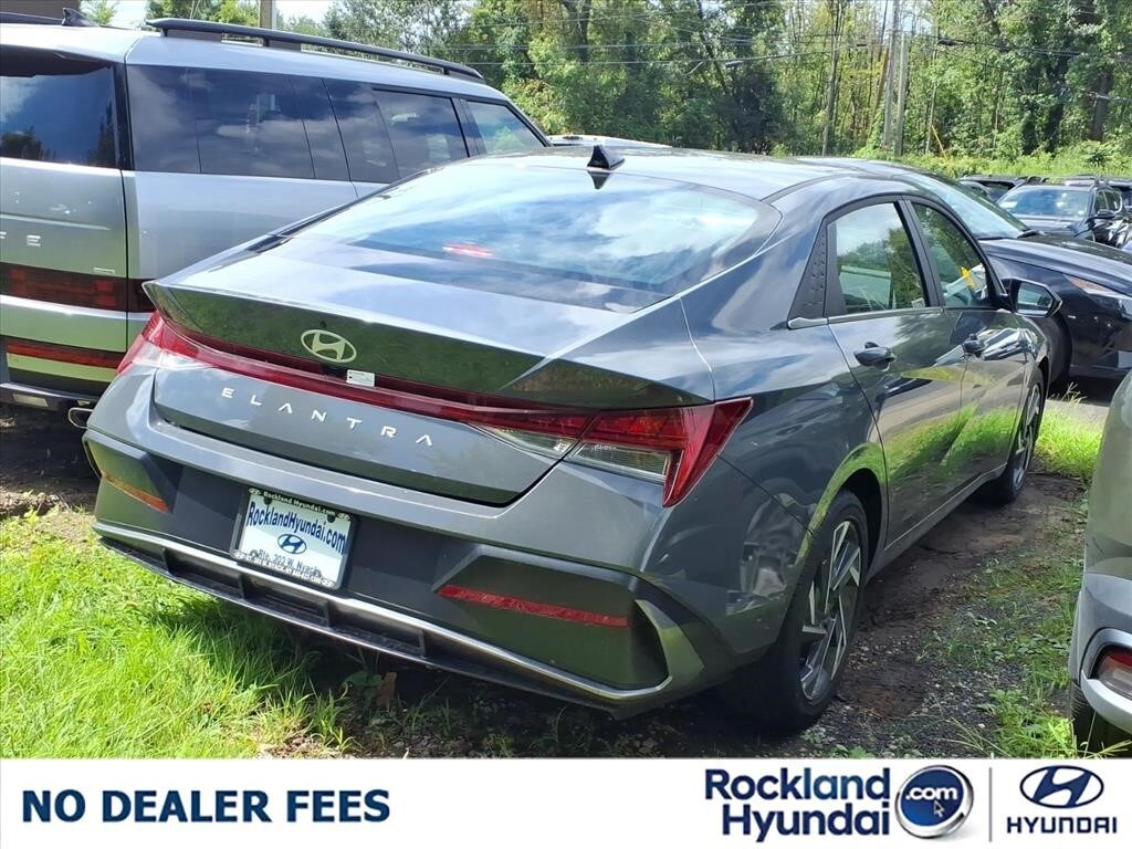 2025 Hyundai Elantra SEL - Photo 7