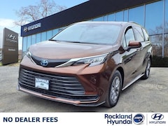 2023 Toyota Sienna LE Passenger Van Used for sale in West Nyack, NY