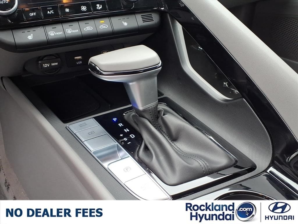 2025 Hyundai Elantra SEL - Photo 14