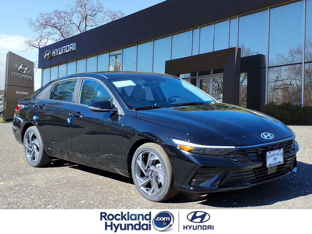 2025 Hyundai Elantra Hybrid Sedan 