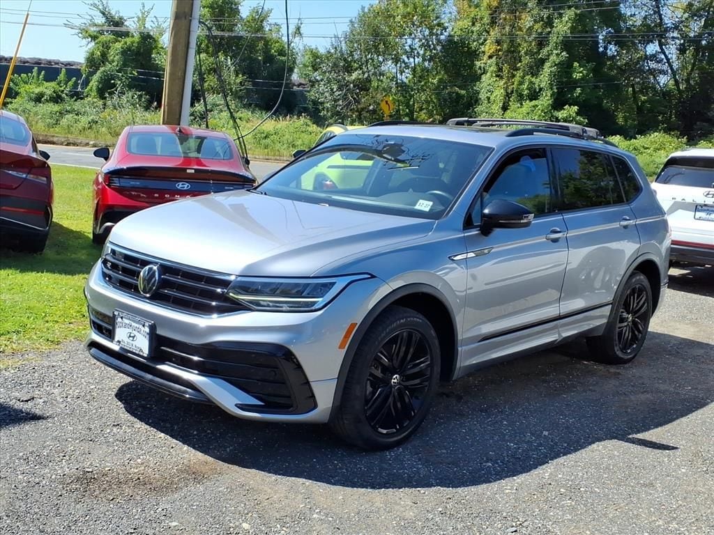 2022 Volkswagen Tiguan SE R-Line Black