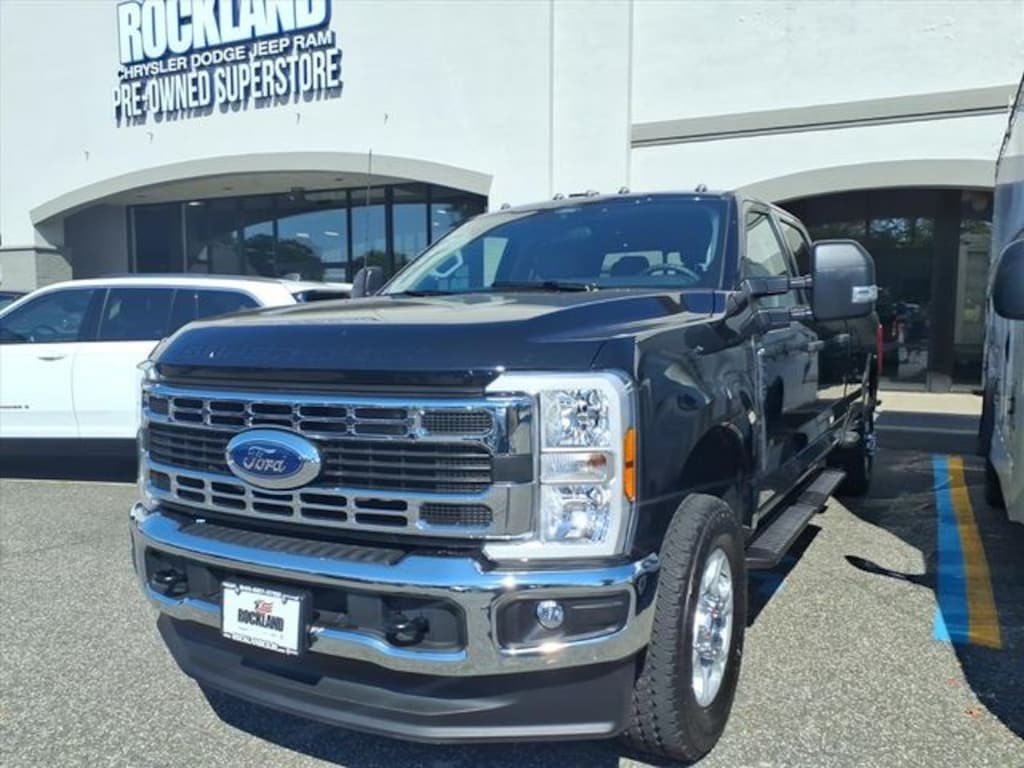Used 2025 Ford F-350  Truck Crew Cab