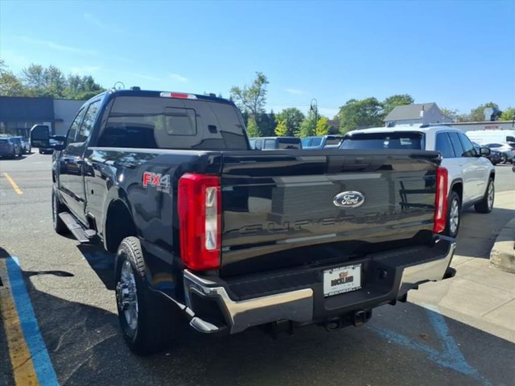 Used 2025 Ford F-350  Truck Crew Cab