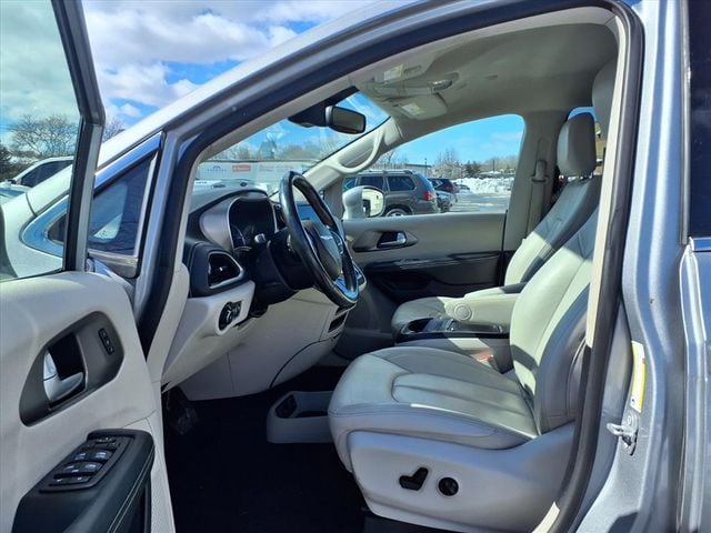 2021 Chrysler Pacifica Hybrid Touring L - Photo 13