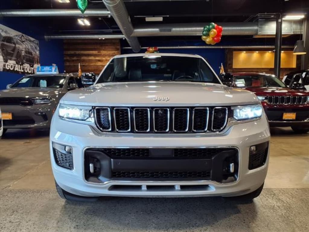 Used 2024 Jeep Grand Cherokee L Overland SUV