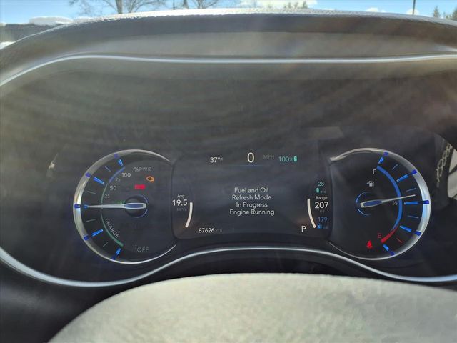2021 Chrysler Pacifica Hybrid Touring L - Photo 18